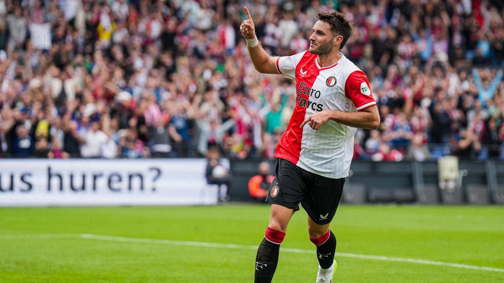 Vaticinan a Santiago Giménez como campeón de goleo en Feyenoord