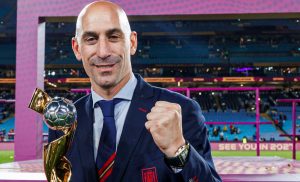 FIFA abre investigación contra Luis Rubiales por beso a Jenni Hermoso