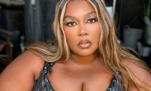 La cantante Lizzo es acusada de acoso por su equipo de trabajo