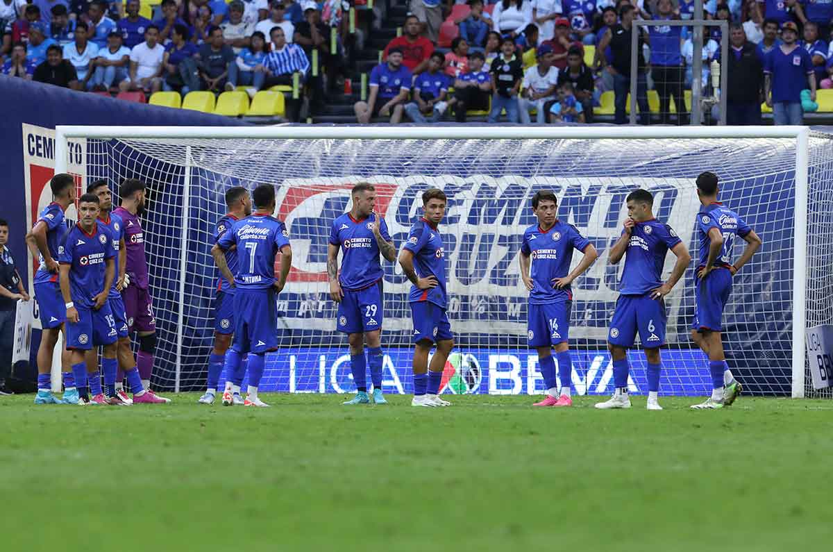 Cruz Azul acepta su crisis deportiva ¿tomarán medidas con Carlos Salcedo?
