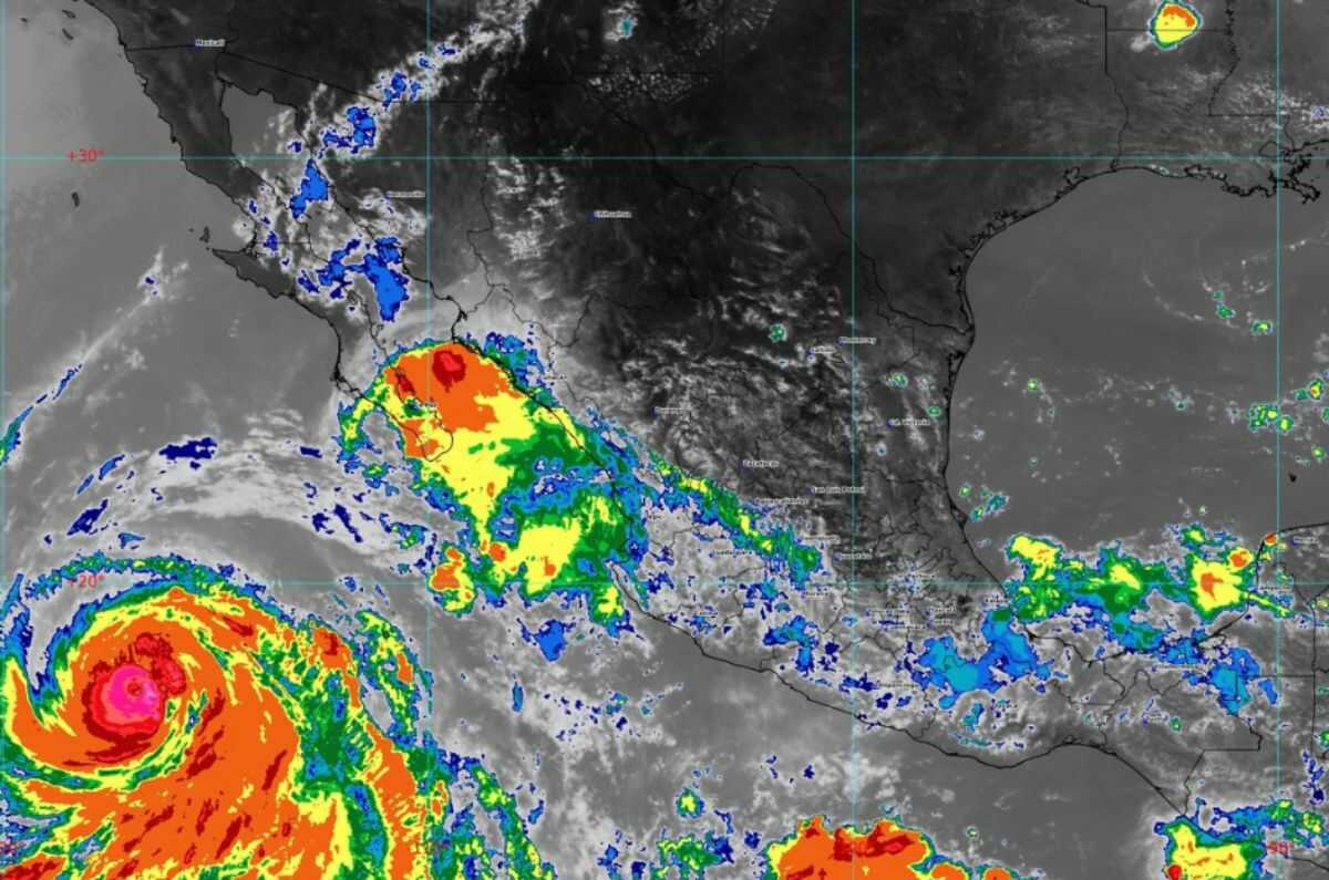 Huracán Jova se fortalece a categoría 5 y causa lluvias en el Pacífico mexicano