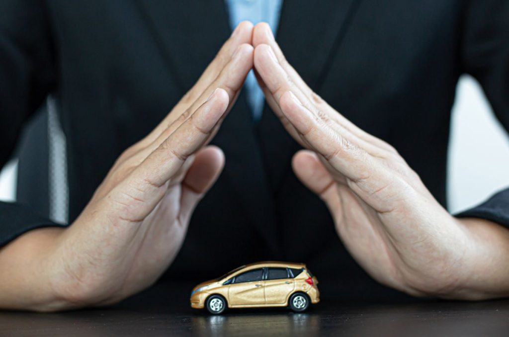 Imagen ilustrativa de un seguro para auto