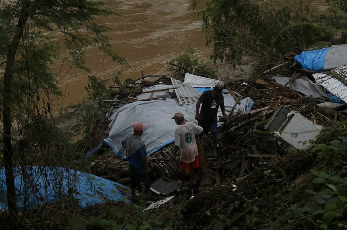 Otis se reduce a baja presión remanente en tierra sobre Michoacán