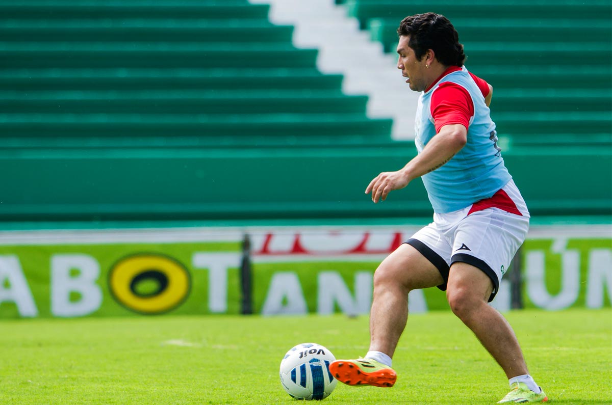 Salvador Cabañas vuelve a jugar con camiseta del América