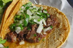 ¿De qué son los tacos de cabeza? Te contamos sobre sus ingredientes
