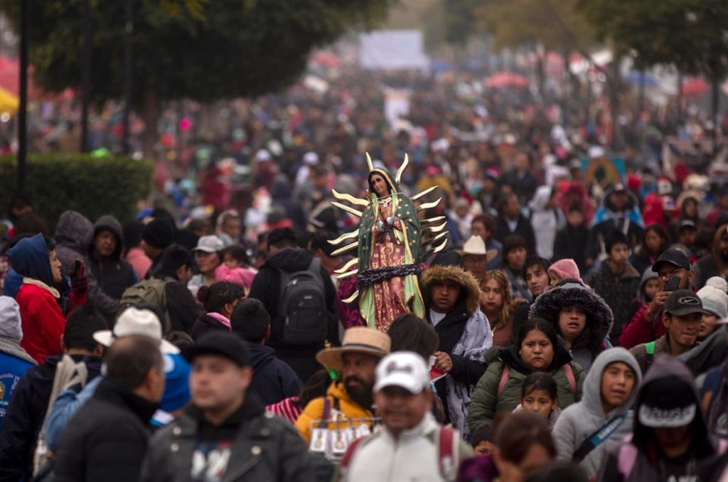 Peregrinos en la Basílica de Guadalupe