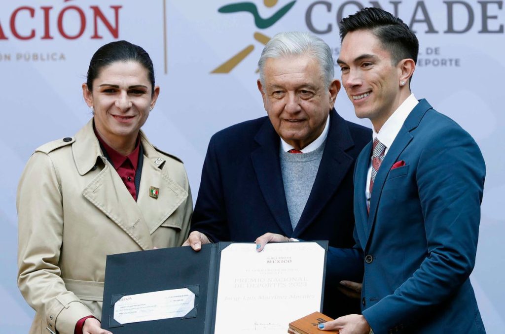 Ana Gabriela Guevara, AMLO y atletas mexicanos
