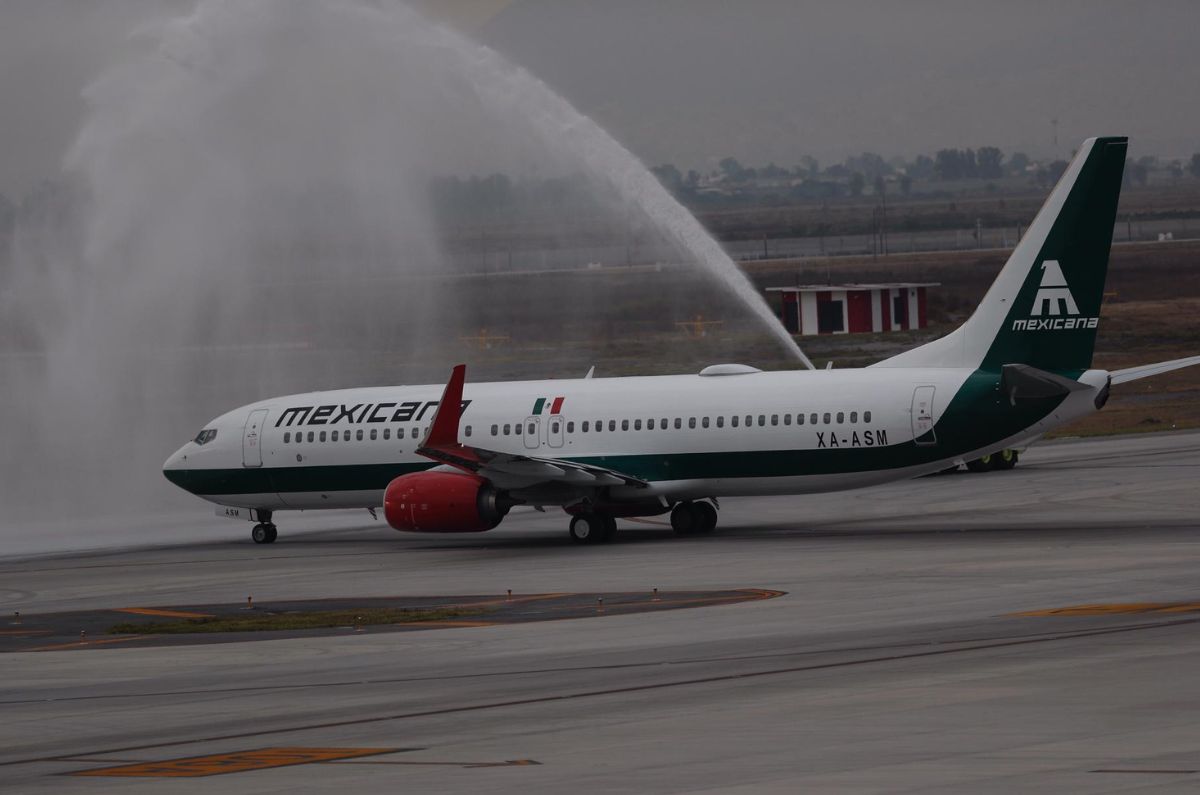 Mexicana de Aviación retoma el vuelo ahora en manos del Ejército