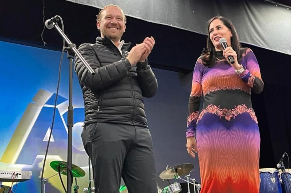 Santiago Taboada y Lía Limón