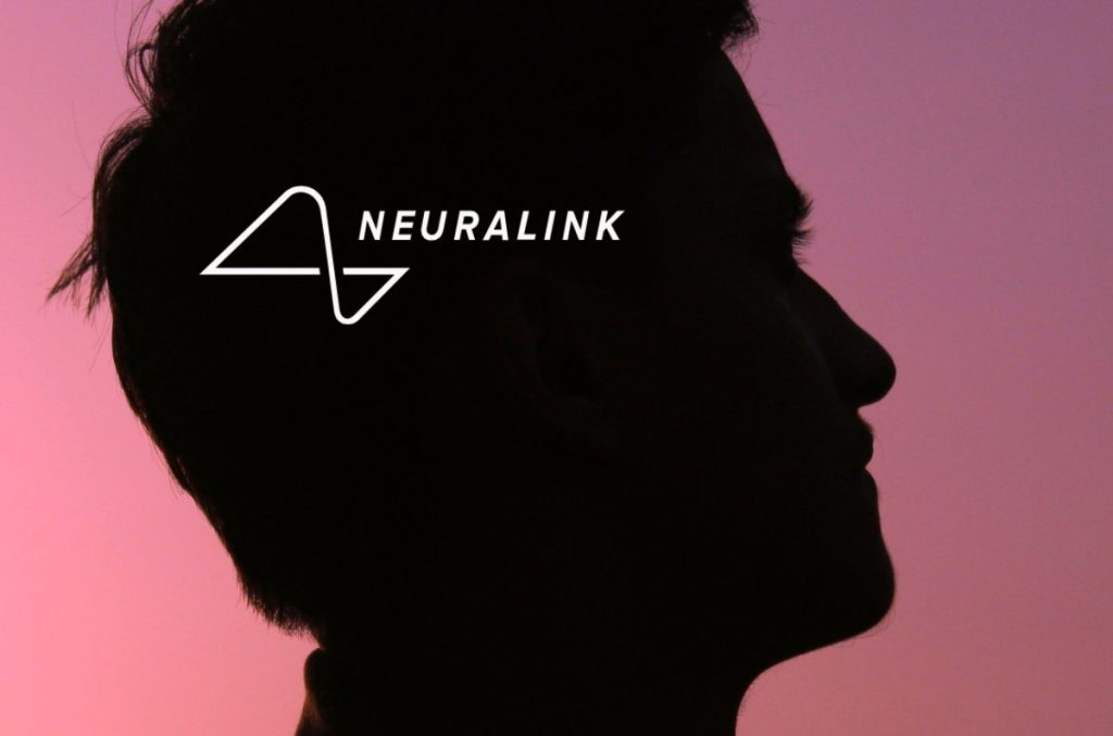 Silueta de persona con logo de Neuralink