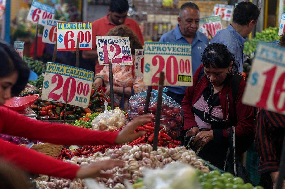 Este es el costo real del jitomate, tomate verde y cebolla, según Profeco