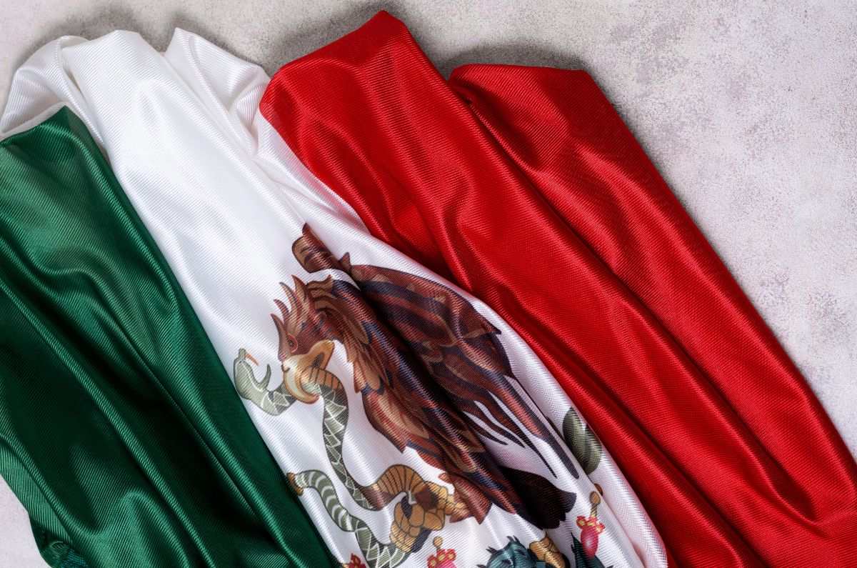 ¿Cuáles son las sanciones por cantar mal el Himno Nacional Mexicano?