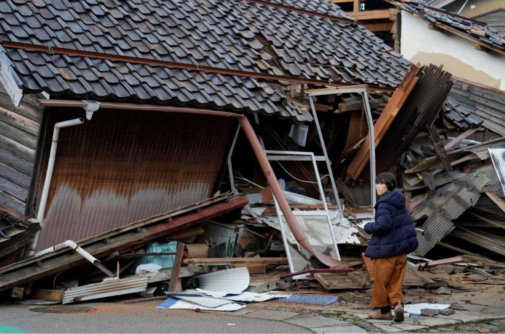 Casa derrumbada tras terremoto en Japón