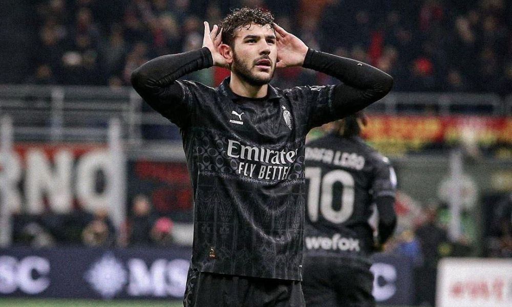 Theo Hernández con el Milan