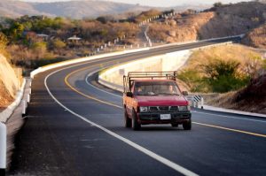 Trasladarse de Oaxaca a Puerto Escondido ahora es más fácil y accesible, gracias a la inauguración de la autopista Barranca Larga-Ventanilla.