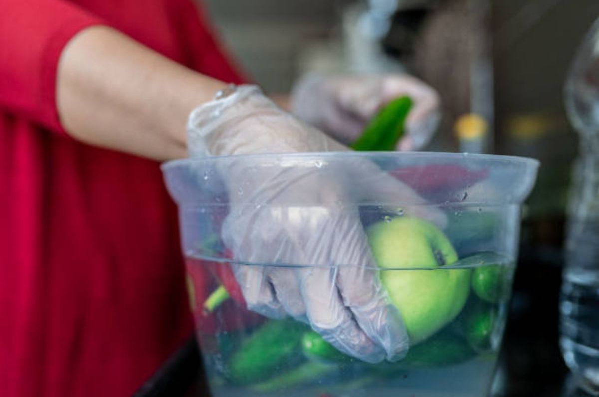 Desinfectantes caseros de frutas y verduras que puedes usar de forma segura