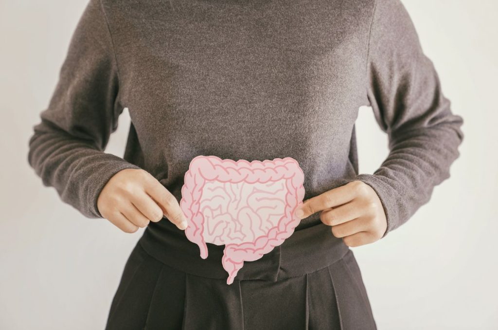 Mantener una buena salud digestiva es clave para nuestro bienestar general, y a continuación te dejamos algunos ejercicios para mejorarla.