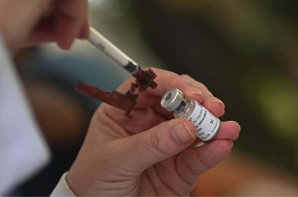 Vacunación contra dengue en Brasil