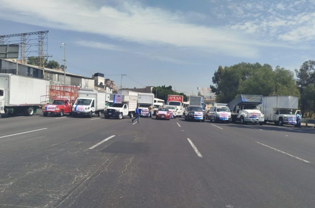 Los transportistas cumplieron y este jueves realizaron paro nacional; estas son sus exigencias y las carreteras afectadas.