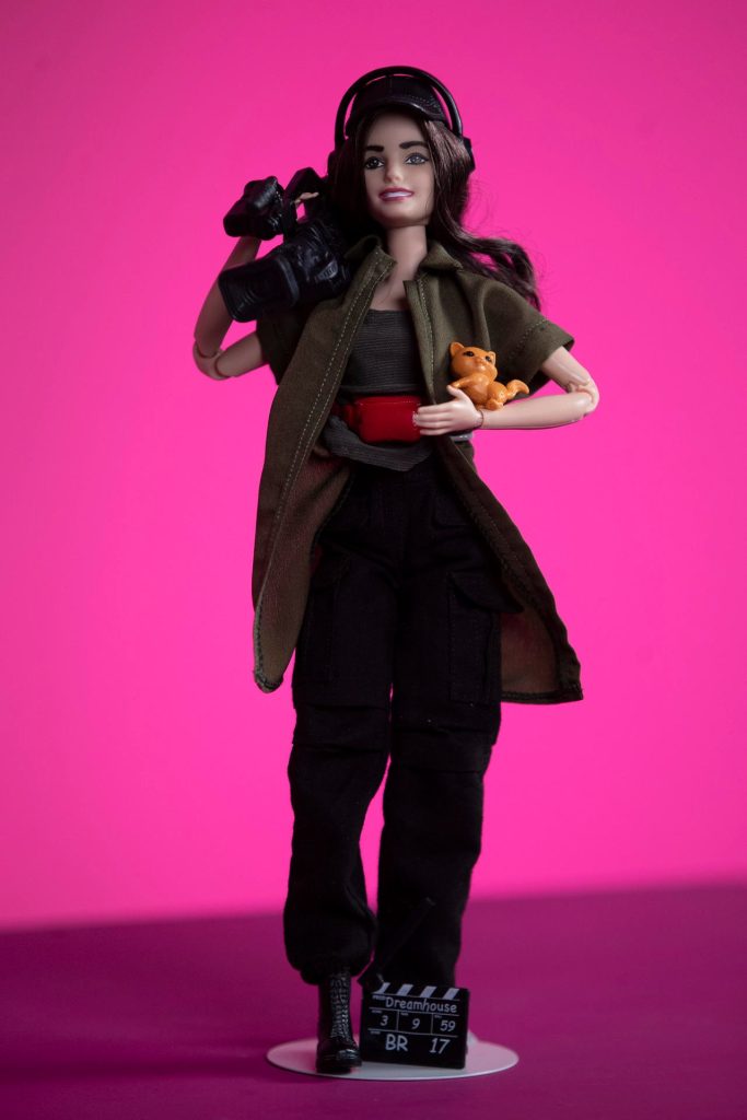 La directora mexicana Lila Avilés se suma a la lista de mujeres inspiradoras a las que Mattel homenajea con la Barbie Role Model.