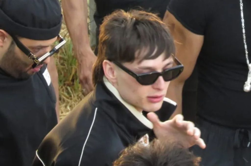 Peso Pluma está en la Ciudad de México, fue visto en la grabación de un videoclip en el bello Coyoacán. Entérate.