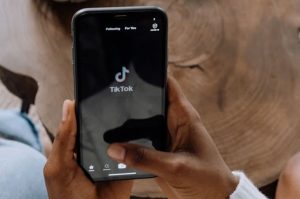 Narco en TikTok: CIERRAN 39 cuentas usadas para reclutar jóvenes, conoce los usuarios