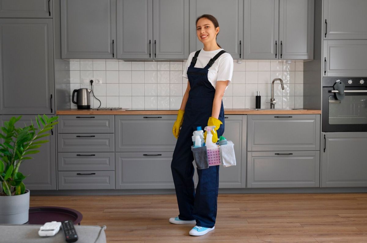 Guía para limpiar armarios y estufa con desengrasante de cocina