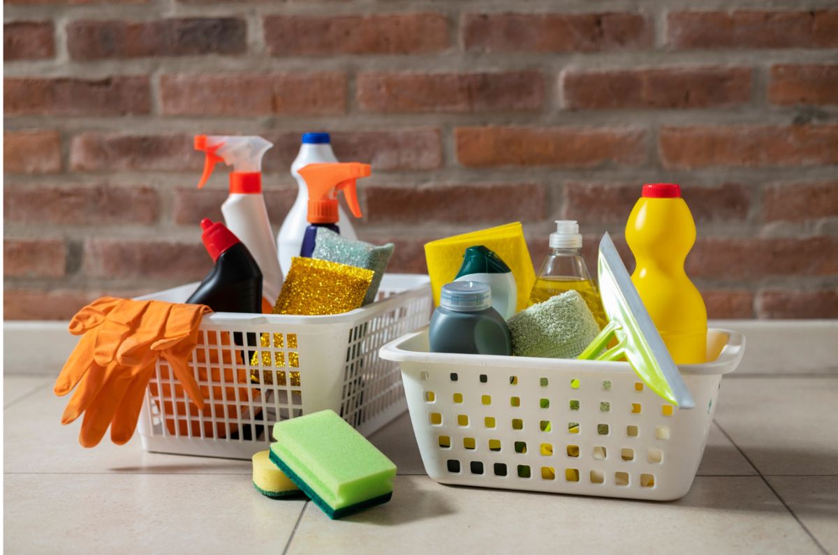 Estos son los productos de limpieza esenciales que toda casa debe tener