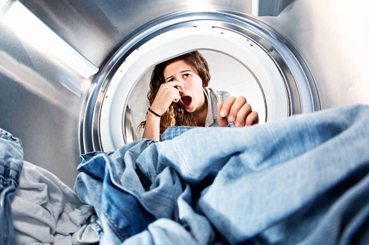 ¿Cómo evitar que la ropa huela a sudor después de lavarla?
