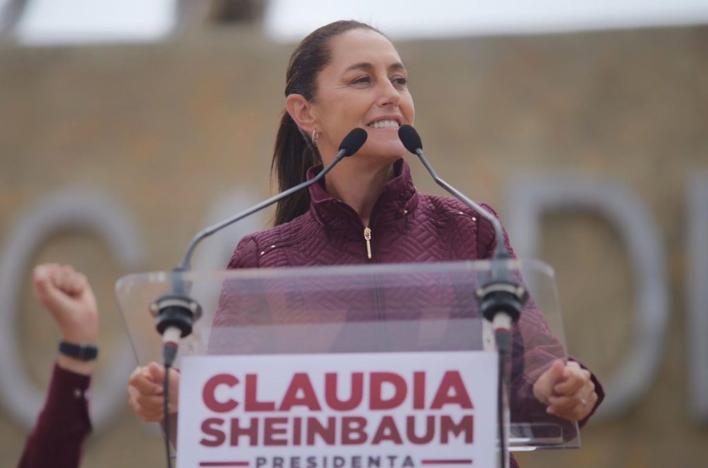 La candidata de Morena, Claudia Sheinbaum, prometió este jueves que, en caso de llegar a la presidencia, 7,5 millones de personas saldrán de la pobreza extrema.