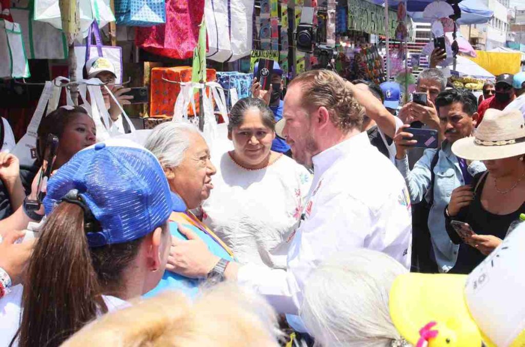 Santiago Taboada se reunió con cientos de trabajadores del Gobierno de la Ciudad de México, con quienes se comprometió a mejorar sus condiciones laborales.