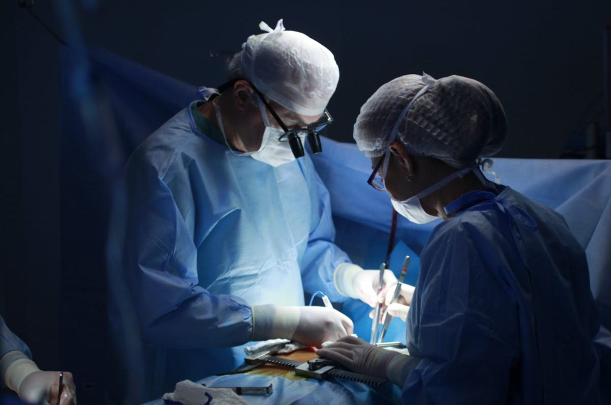¿A cuánto podrían llegar los costos de una cirugía?