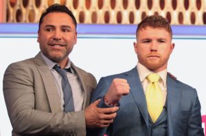 ‘Canelo’ Álvarez y De la Hoya a punto de los golpes; ¿Qué pasó?