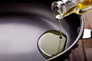 Los mejores aceites para cocinar y freír (y que casi nadie usa) según Profeco