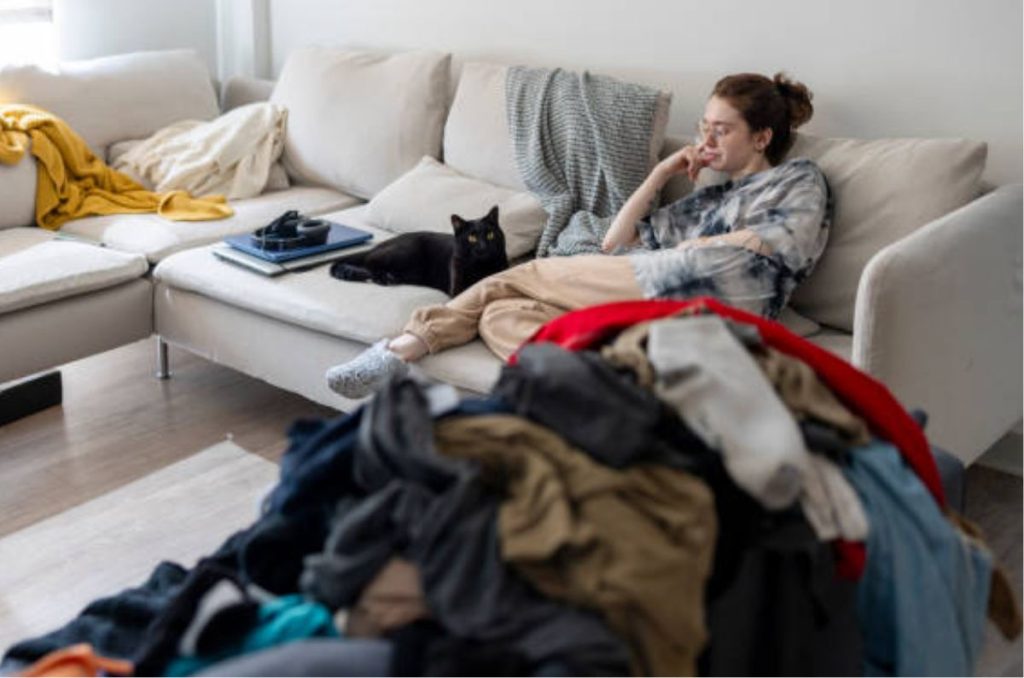 Descubre cómo mantener tu casa impecable y evitar la acumulación con este método infalible. Toma nota y que tu hogar luzca impecable.