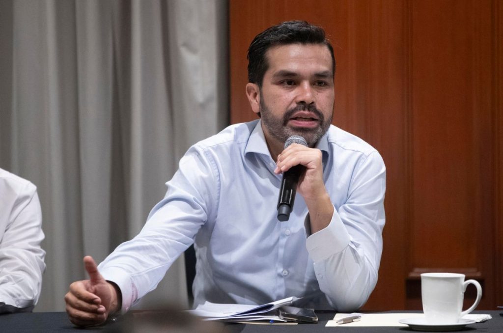 Jorge Álvarez Máynez denunció una 'sistemática campaña' en contra de él y su partido por parte del PRI, PAN y Tribunal Electoral.