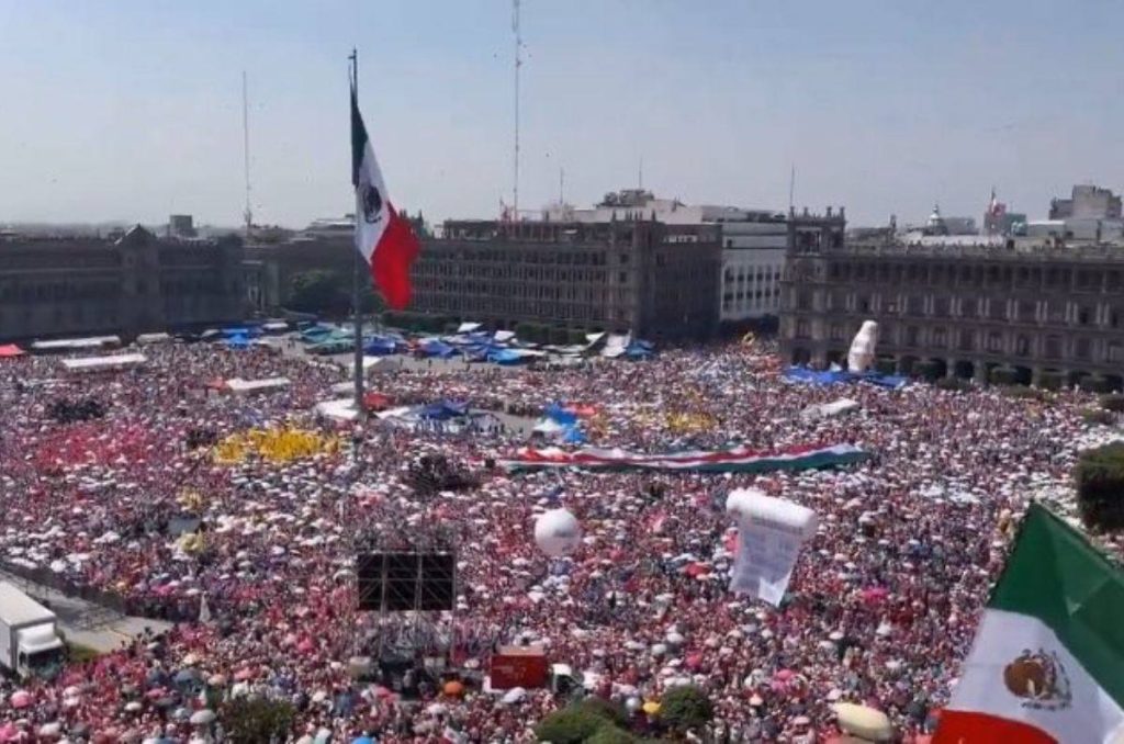 Bajo la consigna de 'salvemos la democracia', la 'Marea Rosa' salió a manifestarse este domingo 19 de mayo, en varias partes del país.