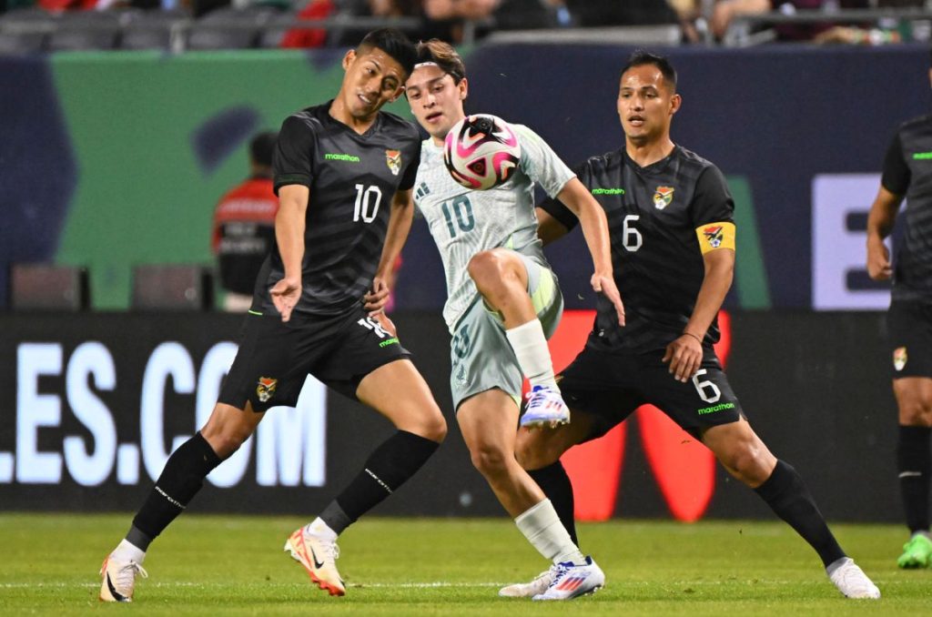 Con un solo gol de Efraín Álvarez, la Selección Mexicana -repleta de jóvenes- venció a su similar de Bolivia en partido amistoso.