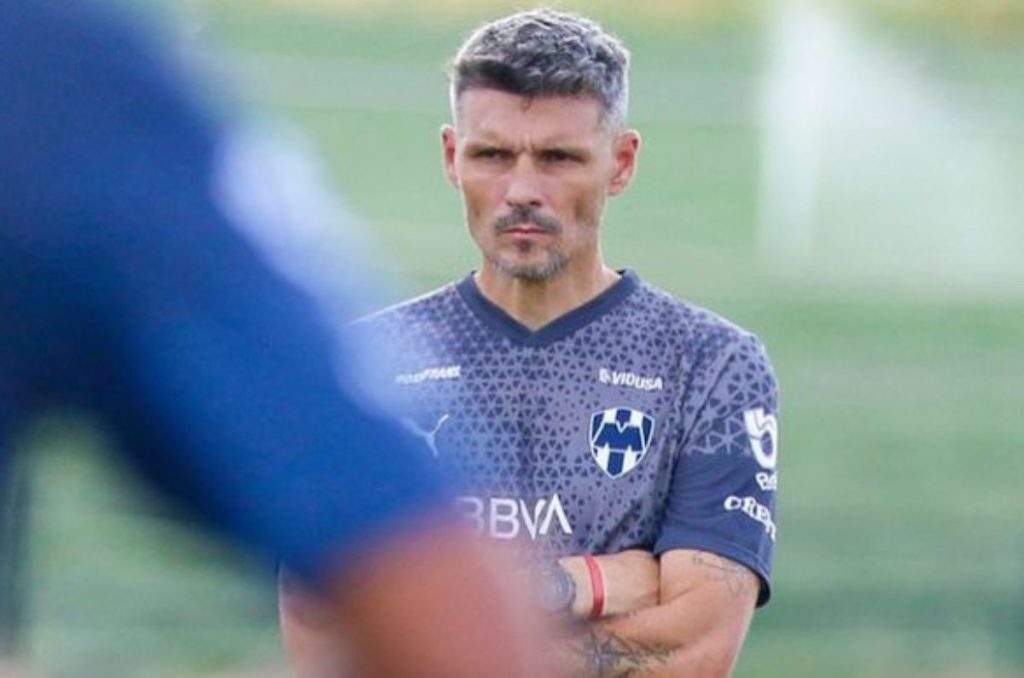 Fernando 'Tano' Ortiz sigue sin superar la fase de semifinales en su historial como director técnico; la 'maldición' se repitió con Rayados.