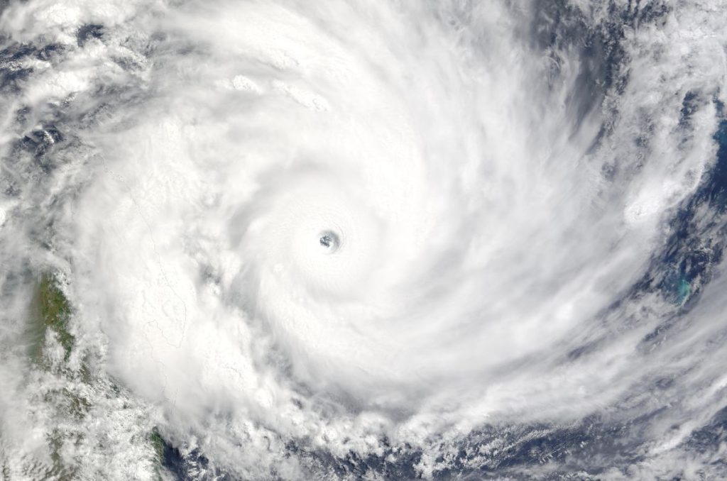 Hasta 41 ciclones con nombre se formarán en el océano Atlántico y el Pacífico en la temporada de huracanes de 2024, informó la Conagua.