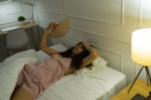 Truco infalible para refrescar una habitación en un minuto y sin ventilador