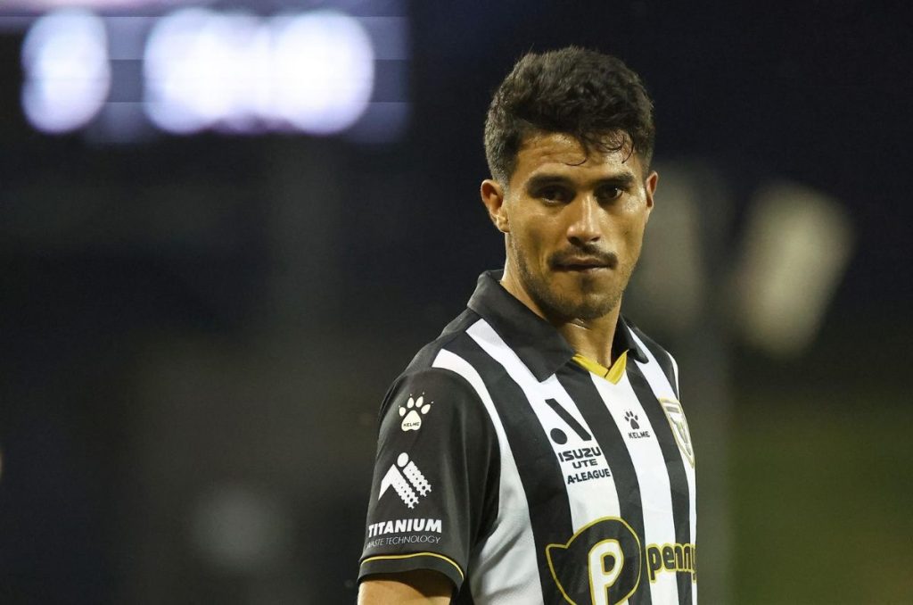 El futbolista mexicano Ulises Dávila tiene problemas legales en Australia por un escándalo de apuestas. Peligra estancia con el Macarthur FC.