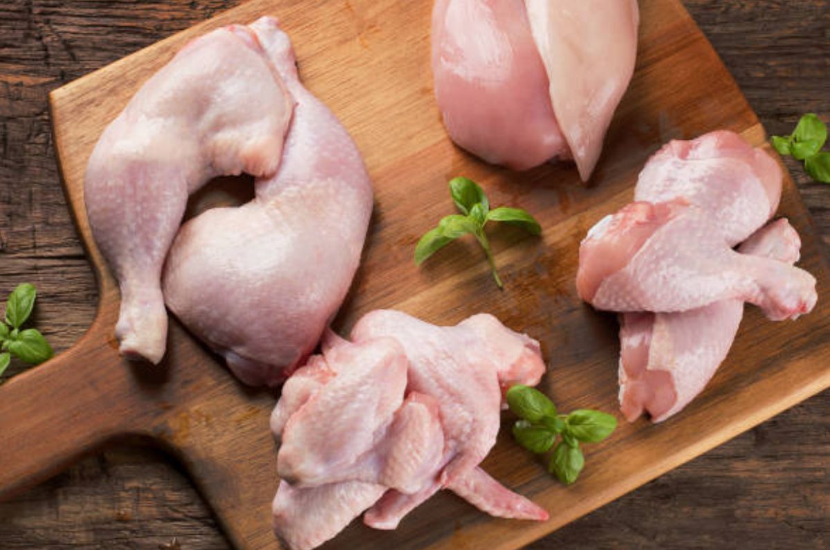 Maneras fáciles para identificar si el pollo crudo se ha echado a perder