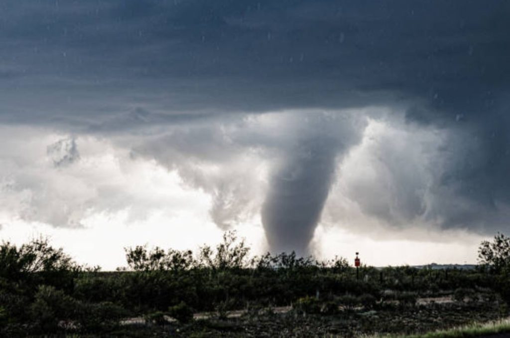 La UNAM creó la primera base de datos sobre tornados en México, advierten que se esperan 50 en el país en 2024; entérate.