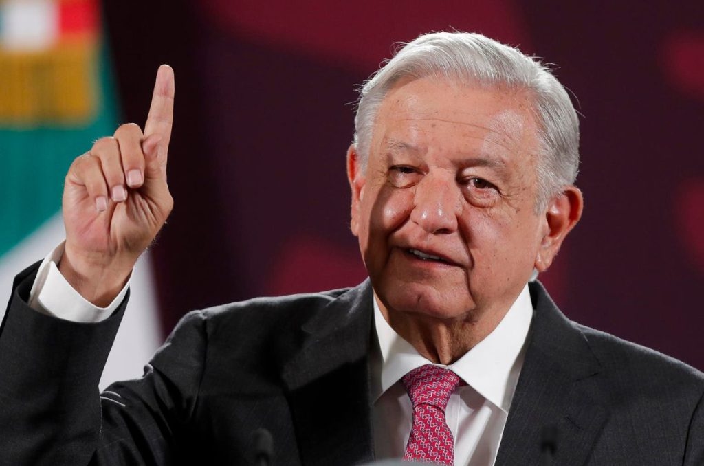 El presidente de México, Andrés Manuel López Obrador, prometió este lunes 'no imponer nada' a su sucesora, Claudia Sheinbaum.