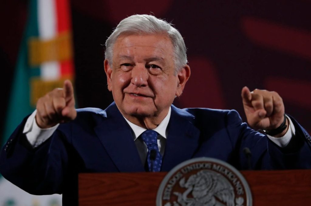 AMLO anunció que se reunirá el próximo lunes con Claudia Sheinbaum una vez que reciba su constancia legal como mandataria electa el domingo.