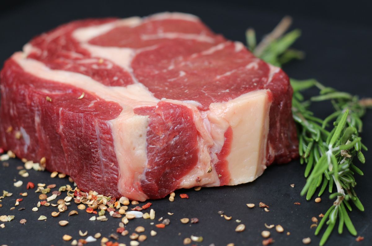 Carne sin antibióticos: Qué es, cómo identificarla y conseguirla