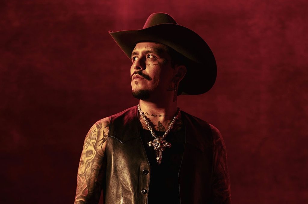 Christian Nodal platicó en exclusiva con Soy Grupero y reveló el motivo que lo llevó a llenar su rostro con tatuajes, mismos que ya borra.