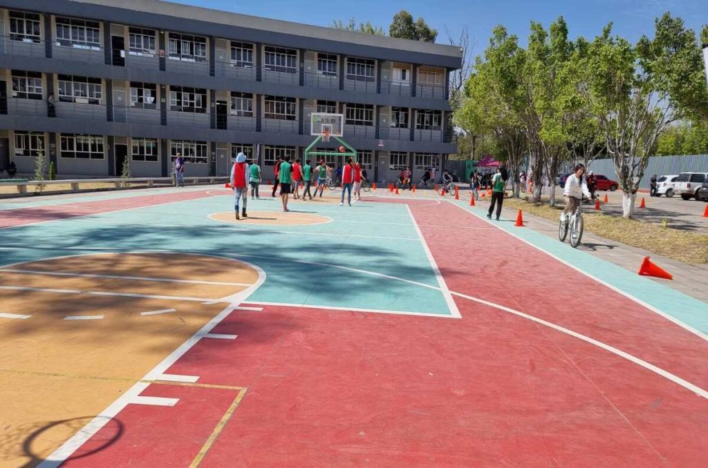 El IEMS cuenta con 28 planteles en CDMX y oferta educación bachillerato escolarizado y semiescolarizado.