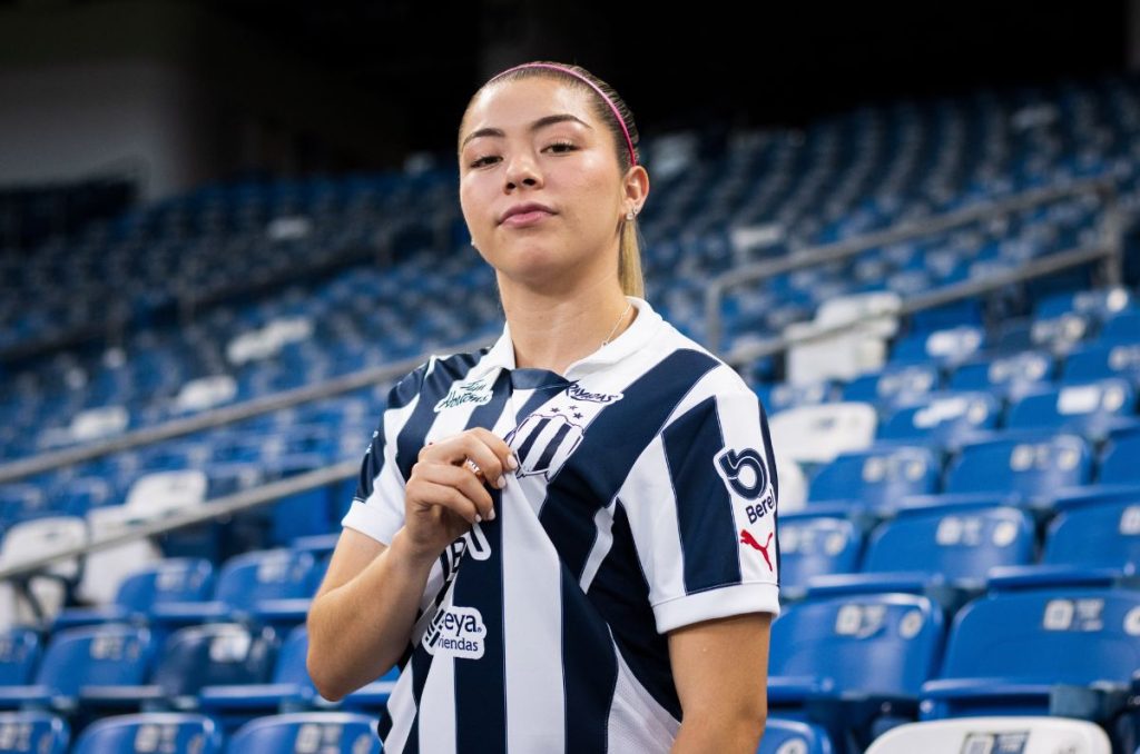 Katty Martínez, goleadora histórica de la liga femenina del fútbol mexicano con 148 tantos, ficha por las campeonas Rayadas del Monterrey.